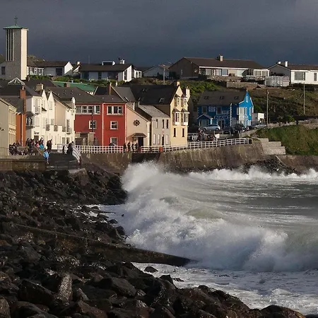 The Red Door Lios Na Mara Lahinch